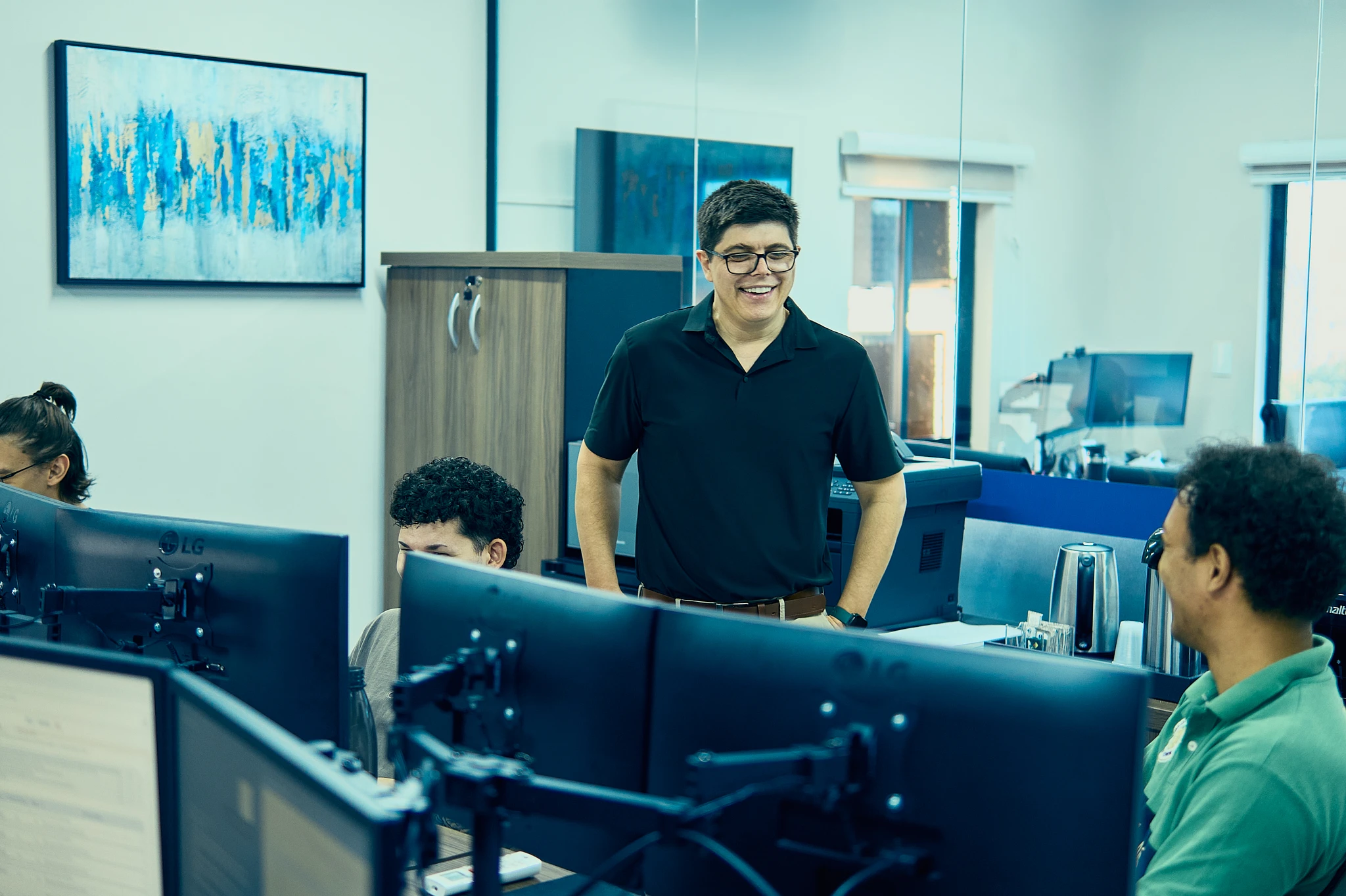 Equipe SC Martins Contabilidade no escritório em Maringá