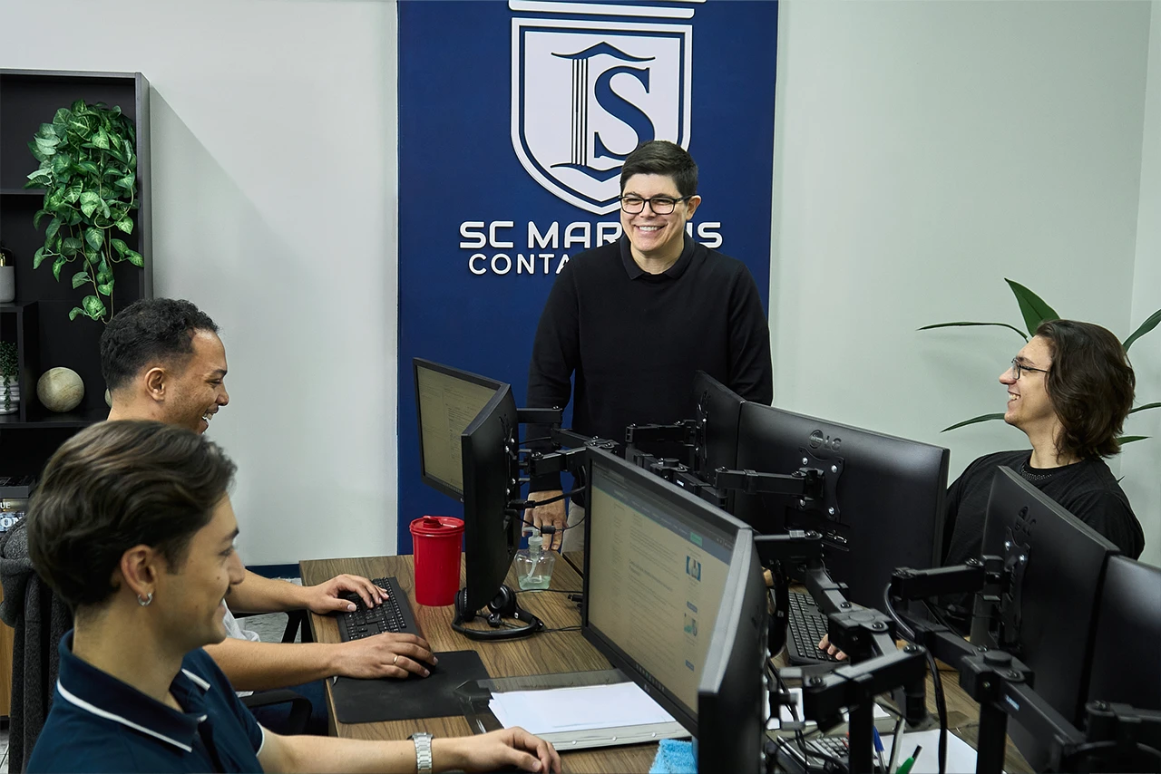 Equipe SC Martins Contabilidade no escritório em Maringá